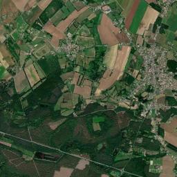 Le Breil-sur-Mérize High Resolution Satellite Map