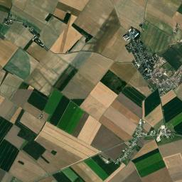 Épieds-en-Beauce High Resolution Satellite Map