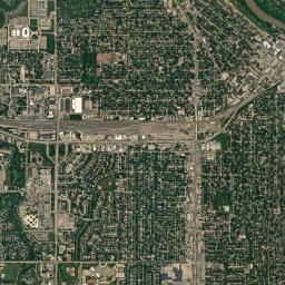 Davis Drive, University of North Dakota, Grand Forks Satellite Map