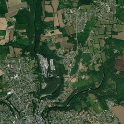 Tréméven High Resolution Satellite Map