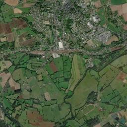 Château-du-Loir High Resolution Satellite Map