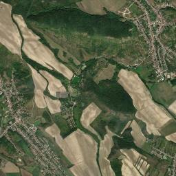 Csolnok High Resolution Satellite Map