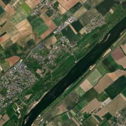 La Chaussée-Saint-Victor High Resolution Satellite Map