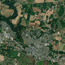 Muzillac High Resolution Satellite Map