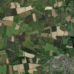 Le Louroux-Béconnais High Resolution Satellite Map