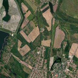 Oroszlány High Resolution Satellite Map