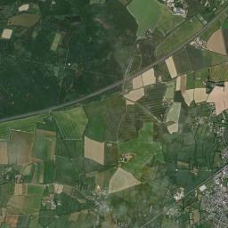 Saint-Martin-du-Fouilloux High Resolution Satellite Map