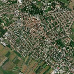 Pápa High Resolution Satellite Map