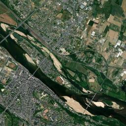 Saumur High Resolution Satellite Map