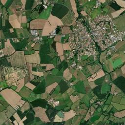 Gesté High Resolution Satellite Map