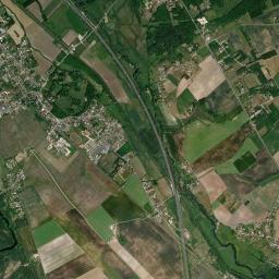 Foëcy High Resolution Satellite Map