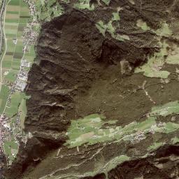 Mayrhofen High Resolution Satellite Map
