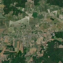 Scorbé-Clairvaux High Resolution Satellite Map