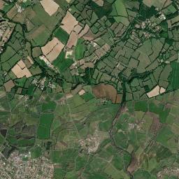 Nesmy High Resolution Satellite Map