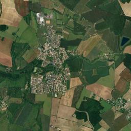 Roches-Prémarie-Andillé High Resolution Satellite Map