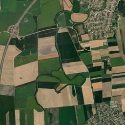 Őcsény High Resolution Satellite Map