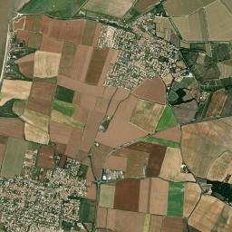 Esnandes High Resolution Satellite Map