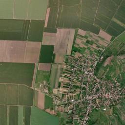 Covăsinţ High Resolution Satellite Map