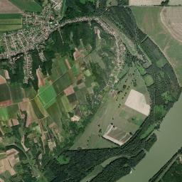 Báta High Resolution Satellite Map