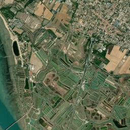Marennes High Resolution Satellite Map