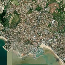 Royan High Resolution Satellite Map