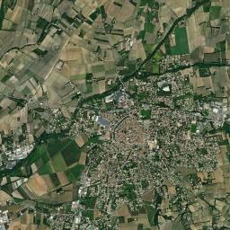 Valréas High Resolution Satellite Map