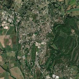 Uzès High Resolution Satellite Map