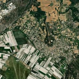 Pujaut High Resolution Satellite Map