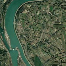 Vallabrègues High Resolution Satellite Map