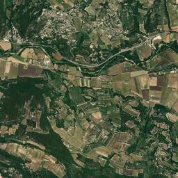 Goult High Resolution Satellite Map