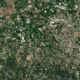 Saint-Rémy-de-Provence High Resolution Satellite Map
