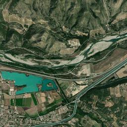 Peyrolles-en-Provence High Resolution Satellite Map