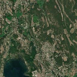 Saint-Chamas High Resolution Satellite Map