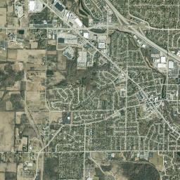 Menomonee Falls High Resolution Satellite Map