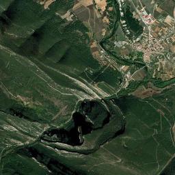 Trespaderne High Resolution Satellite Map