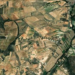 Arandilla High Resolution Satellite Map