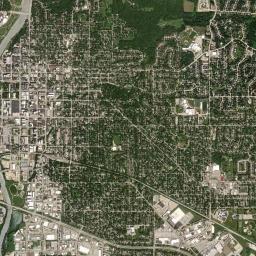 Iowa City High Resolution Satellite Map