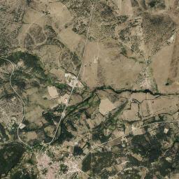 Linares de Riofrío High Resolution Satellite Map