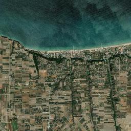 Agía Triáda High Resolution Satellite Map