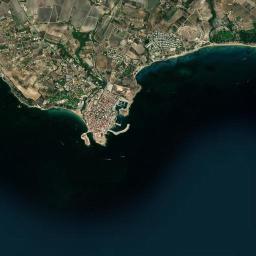 Le Castella High Resolution Satellite Map