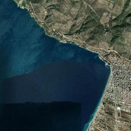 Loutráki High Resolution Satellite Map