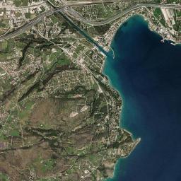 Isthmía High Resolution Satellite Map