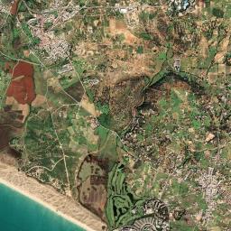 Pêra High Resolution Satellite Map