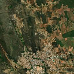 Macaúbas High Resolution Satellite Map