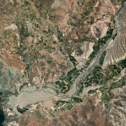 Quilahuani High Resolution Satellite Map