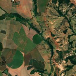 Bambuí High Resolution Satellite Map