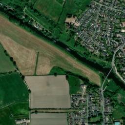 13 The Gardens, Holt, Wrexham LL13 9JW Satellite Map