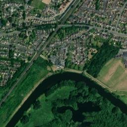 10 Riverside Drive, Burton-on-Trent, Staffordshire High Resolution Satellite Map