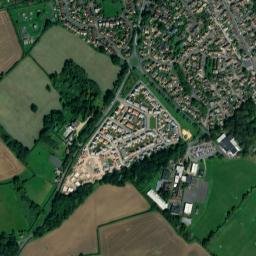 40-121 Fynamore Gardens, Calne, Wiltshire High Resolution Satellite Map