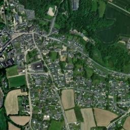 Lampaul-Guimiliau map(satellite map)